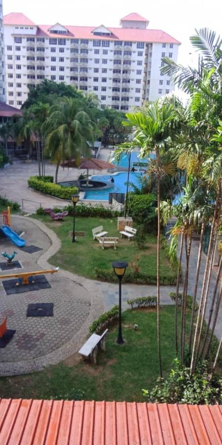 Cozy Pool And Seaview Glory Beach Resort 2 Bedrooms B Block Porto Dickson Exterior foto