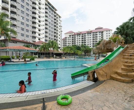 Cozy Pool And Seaview Glory Beach Resort 2 Bedrooms B Block Porto Dickson Exterior foto