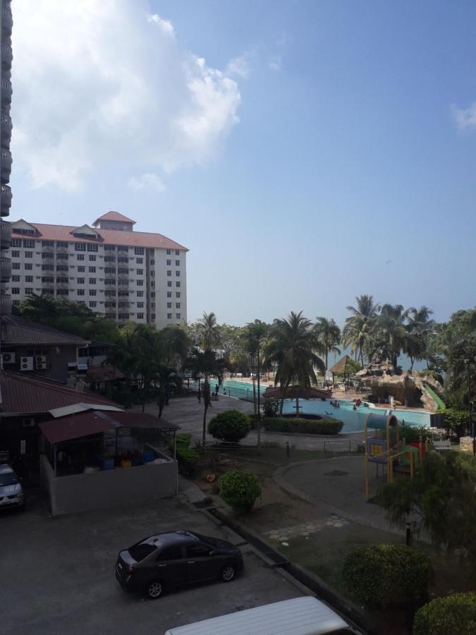 Cozy Pool And Seaview Glory Beach Resort 2 Bedrooms B Block Porto Dickson Exterior foto