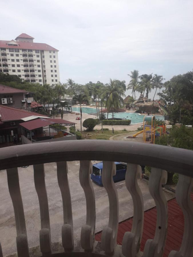 Cozy Pool And Seaview Glory Beach Resort 2 Bedrooms B Block Porto Dickson Exterior foto